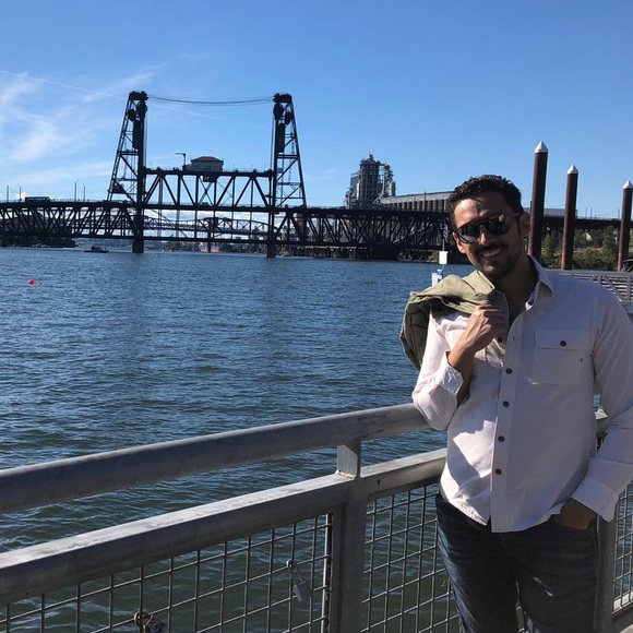 Meet your Posher, Lorenzo - Picture 1 of 4